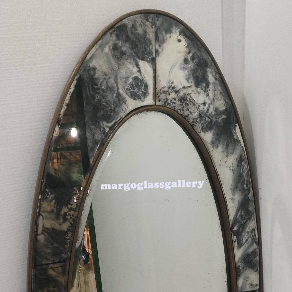 MG 014479 Antique Mirror Oval Long Frame Brass - Image 3