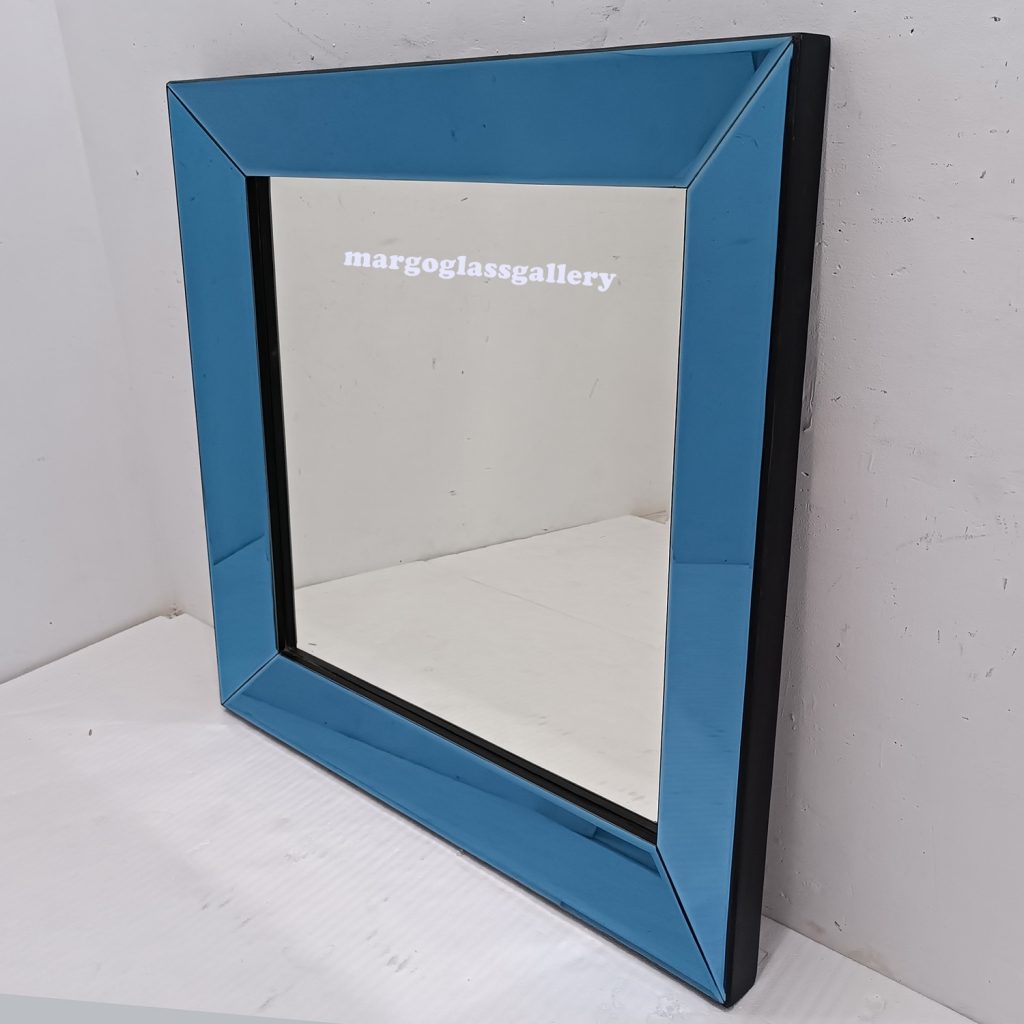 MG 004802 Square Wall Blue 113cm - Image 4