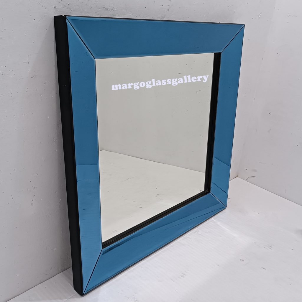 MG 004802 Square Wall Blue 113cm - Image 3