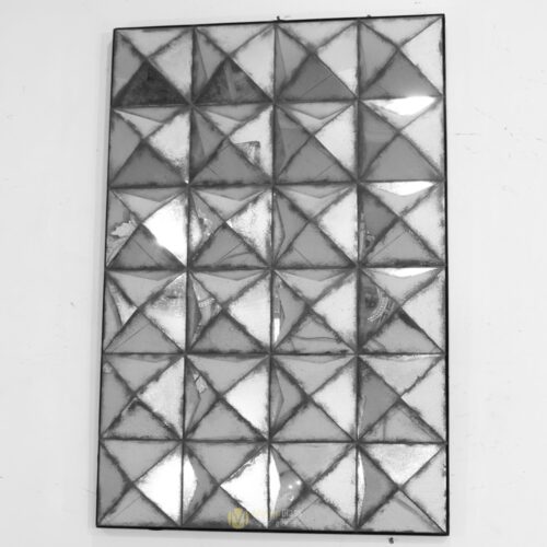 MG 014380 3D antique mirror piramid