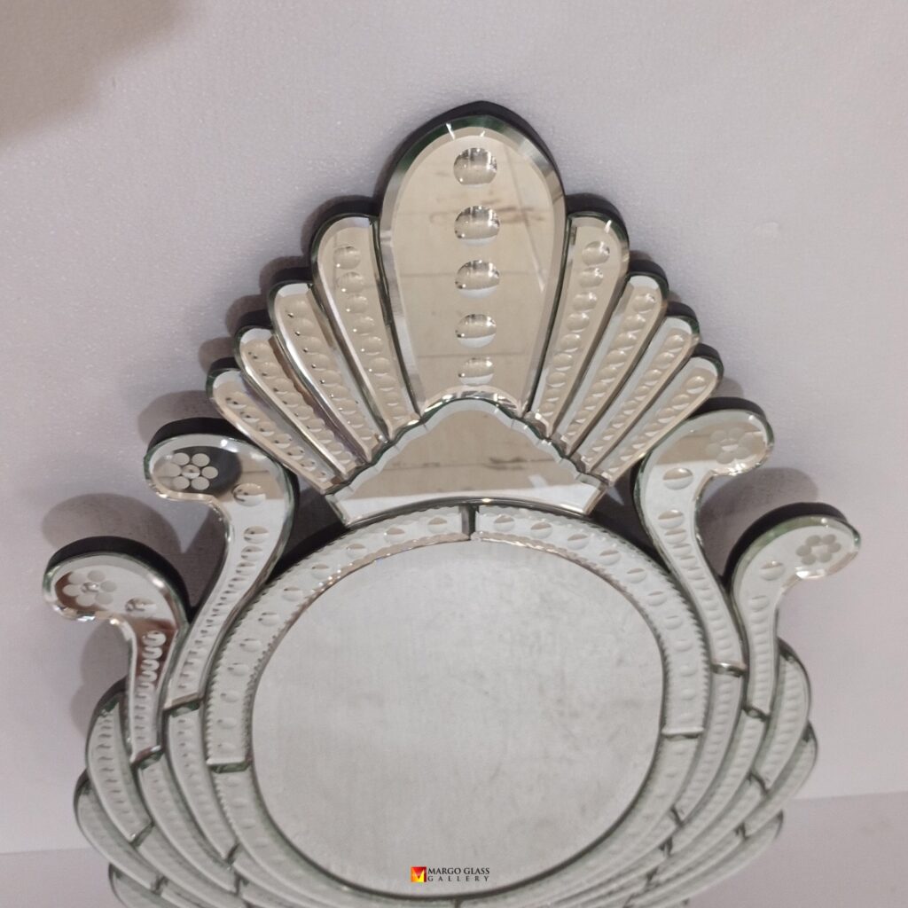 MG 001035 Venetian Mirror Style 91x56cm - Image 4