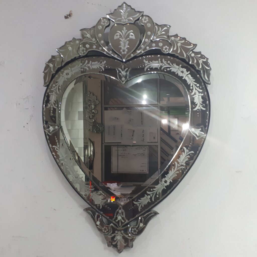 MG 080070 Heart venetian Mirror 80x40 cm  - Image 2